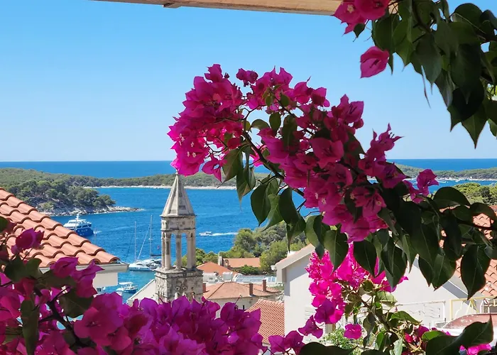 Apartment Luci Hvar Town