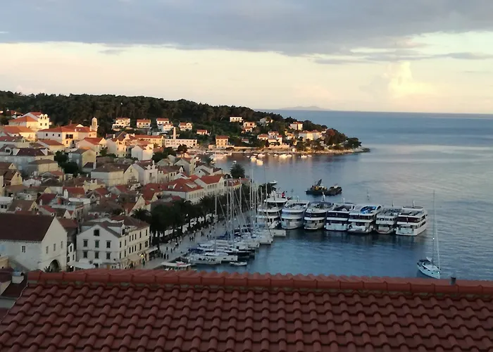 Luci Apartment Hvar Town