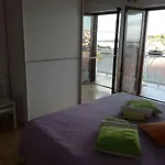 Luci 赫瓦尔
