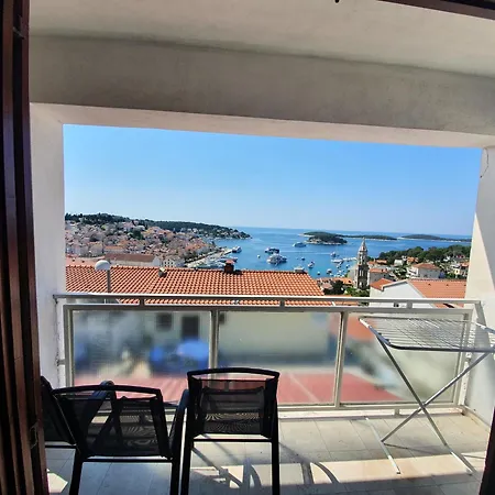 Apartment Luci Hvar Town