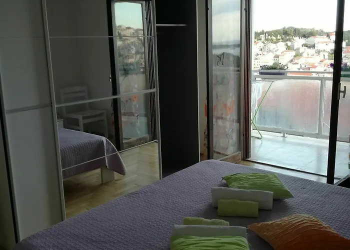 Luci Lägenhet Hvar Town